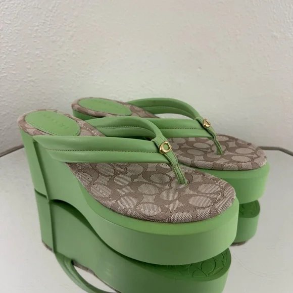 !SOLD! COACH Pistachio Green Leather Y2K Franki Monogram Platform Flip Flops - Picture 2 of 12